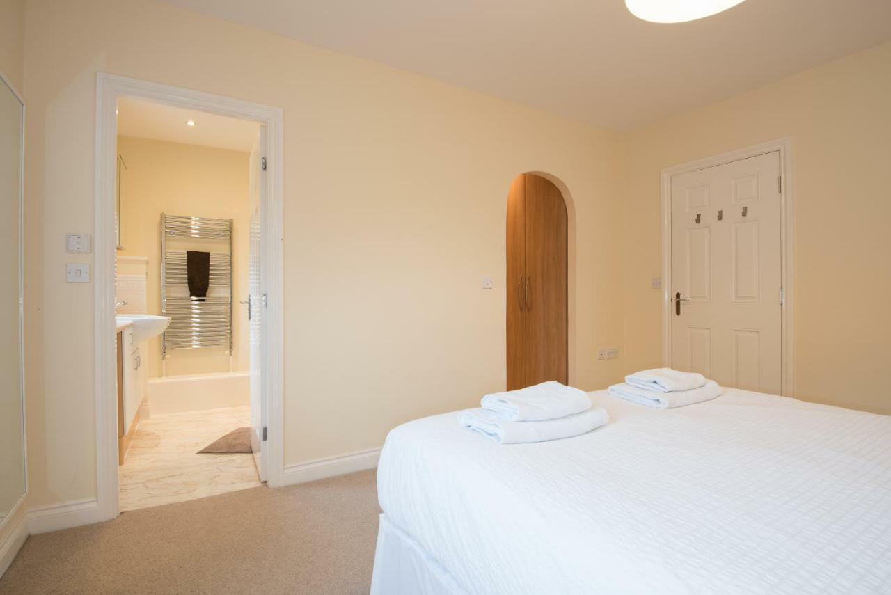 Villa Dalton Crescent Durham Esterno foto