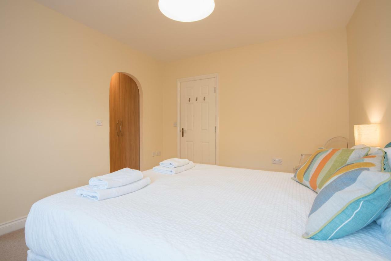Villa Dalton Crescent Durham Esterno foto