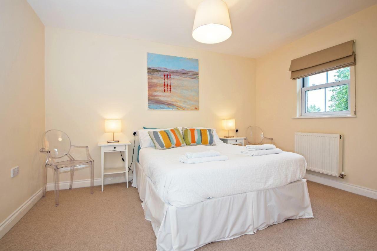 Villa Dalton Crescent Durham Esterno foto