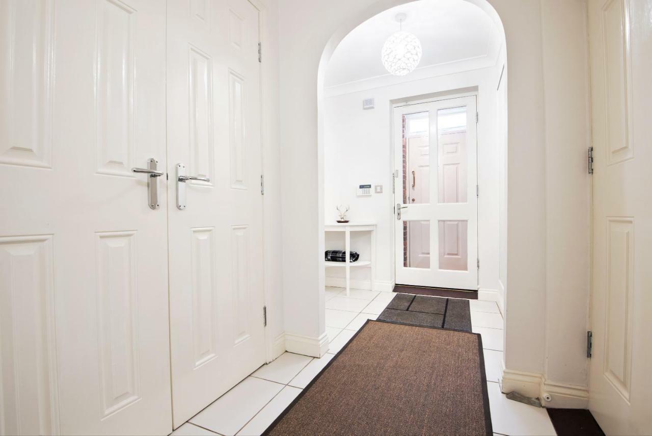 Villa Dalton Crescent Durham Esterno foto