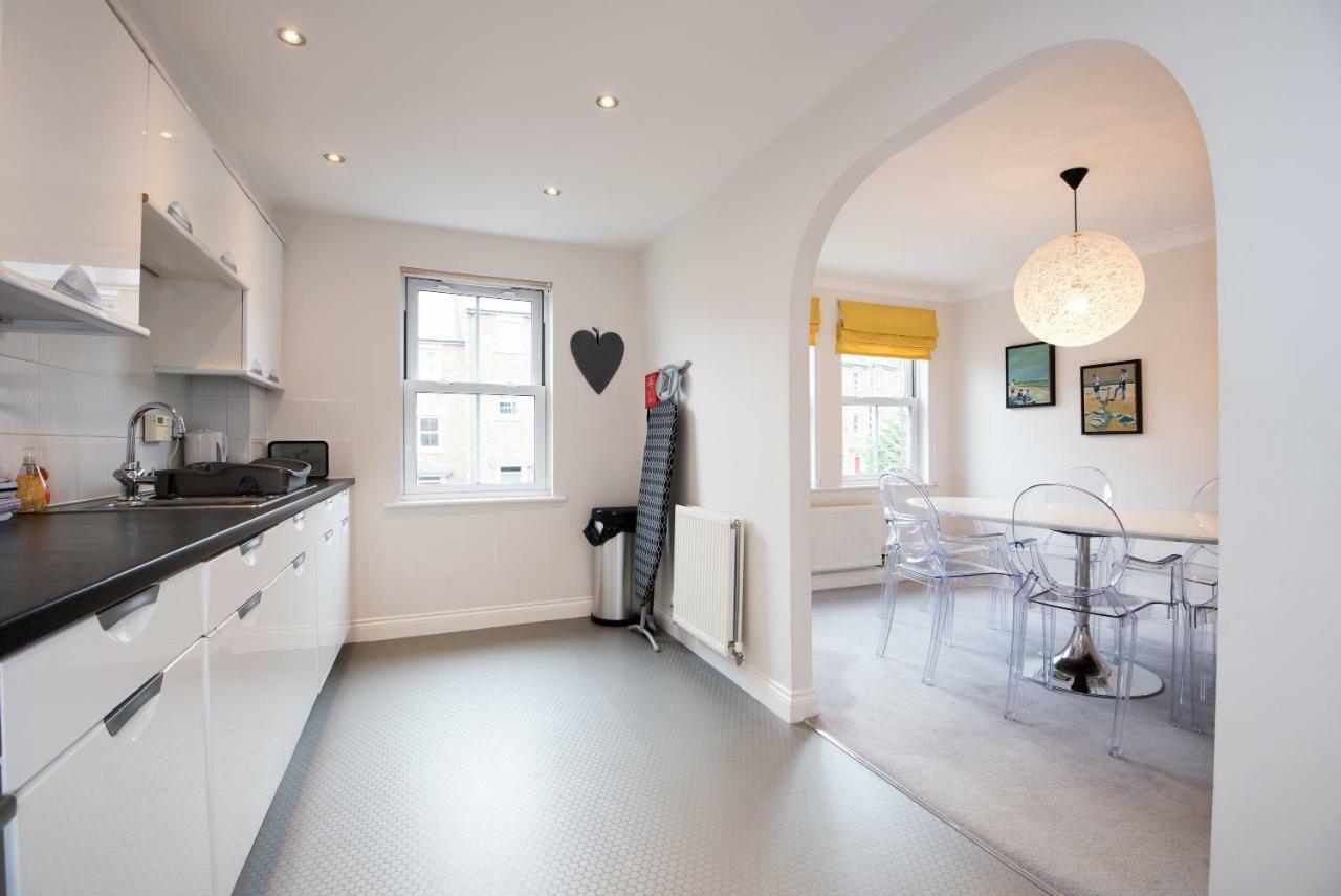 Villa Dalton Crescent Durham Esterno foto